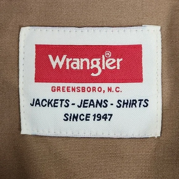 Wrangler Shirt Mens Medium Khaki Long Sleeve Relaxed Fit Woven Button Up Work - Picture 3 of 10